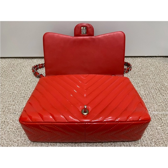 Chanel Classic Chevron Quilted Leather Flap Crossbody Shoulder Bag - Picture 14 of 16